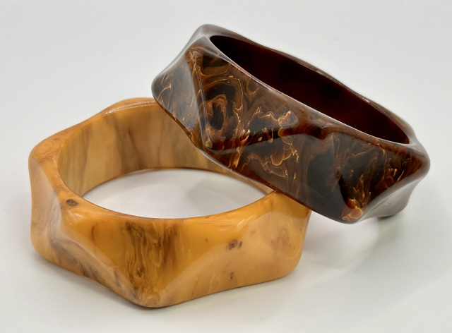 BB384 concave triangle carved bakelite bangles 